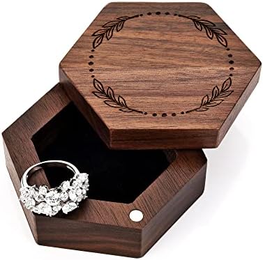 Yoption Дървена Кутия За Пръстени, Шестограмен Държач за Пръстени с Гравирани от Орехово дърво Ръчна изработка, Кутия